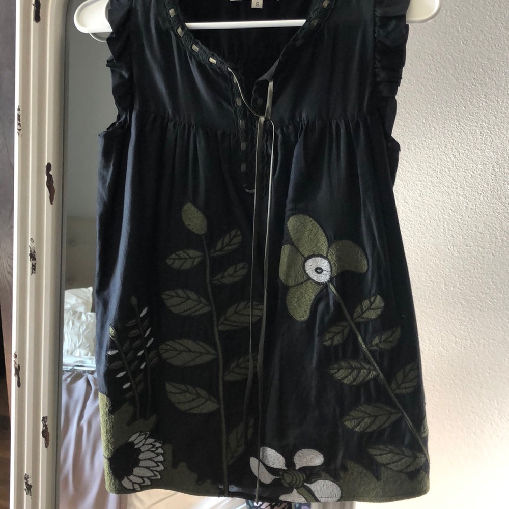 EMBROIDERED BLOUSE